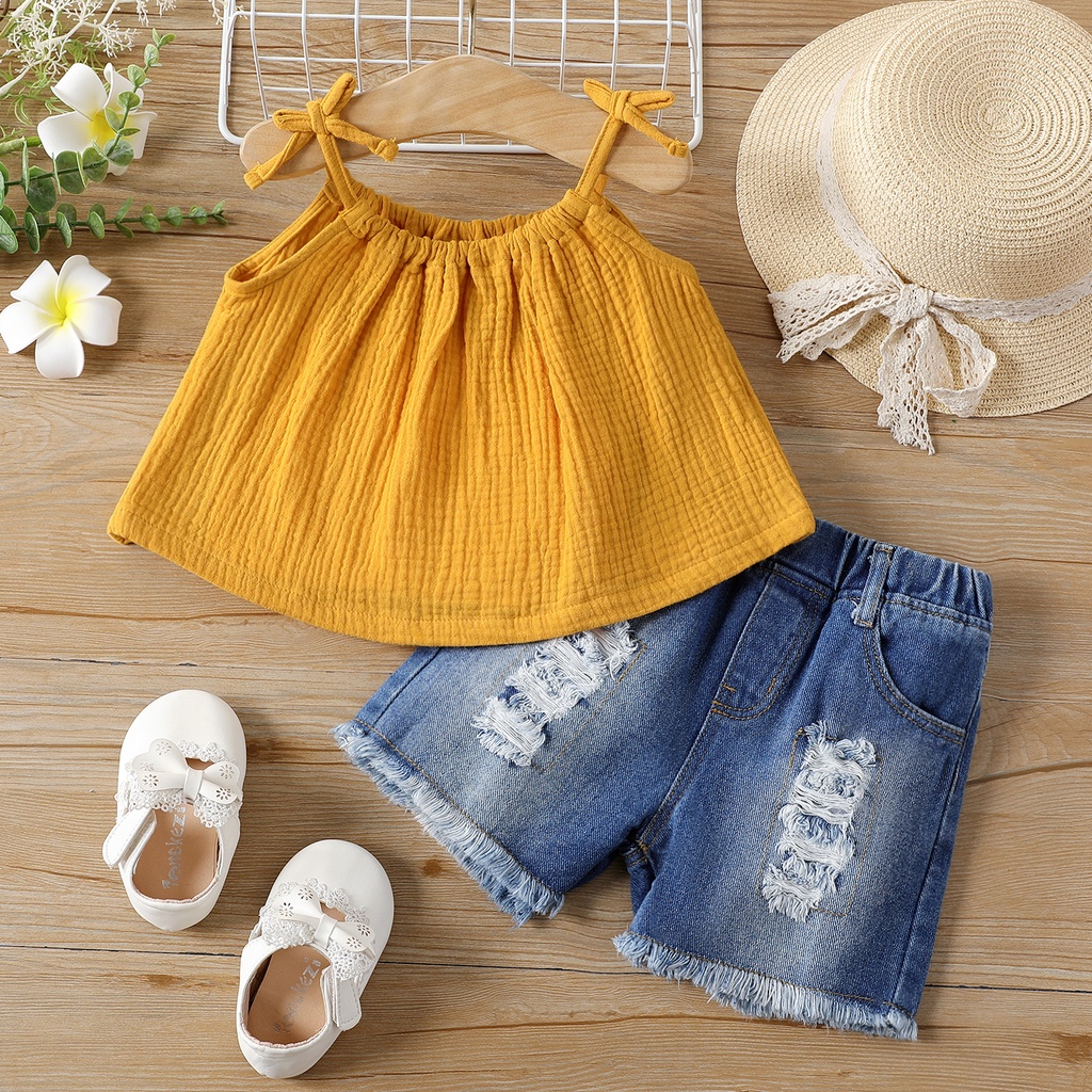 2pcs Baby Girl 100% Cotton Crepe Cami Top and Raw Hem Ripped Denim Shorts Set