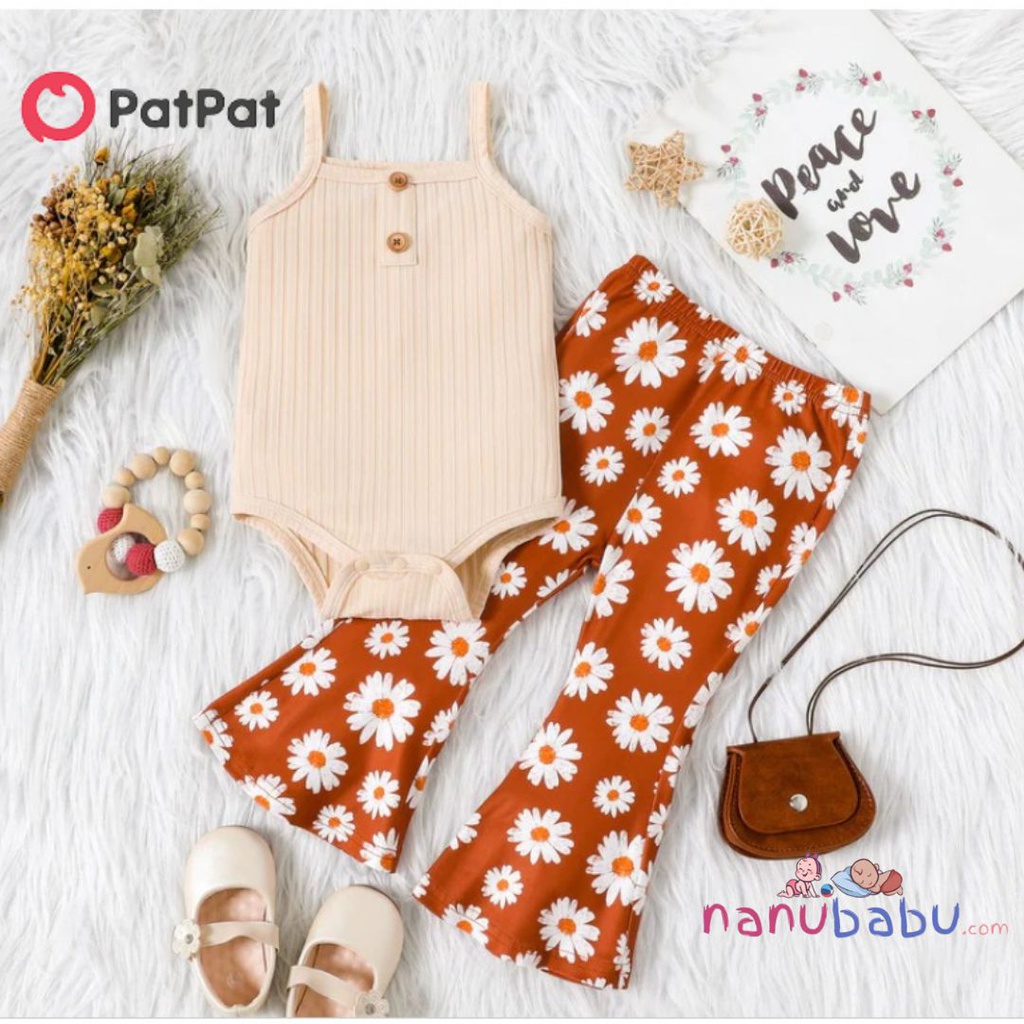 Patpat-(1nb12-20564014)2pcs Baby Girl Ribbed Spaghetti Strap Romper and Allover Daisy Floral Print Flared Pants Set