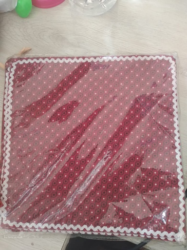 [KD90010] Red And White Dot Hankie