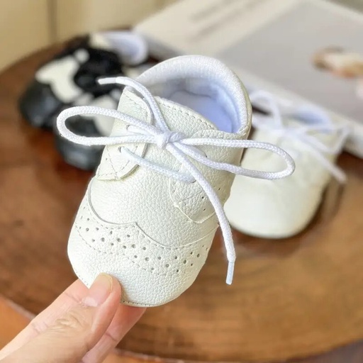 [SC8L2-20466723] Baby / Toddler Lace Up White Baptism Shoes